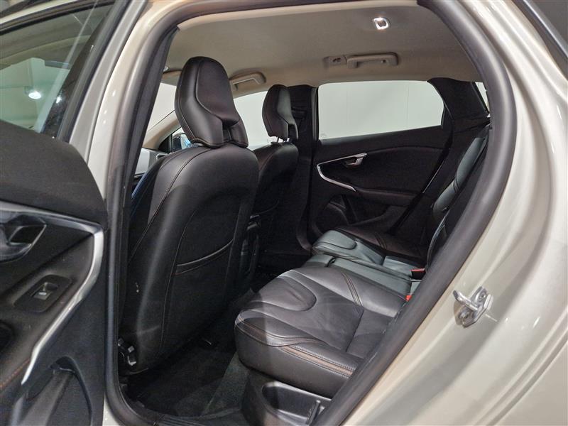 VOLVO V40 Cross Country 2017