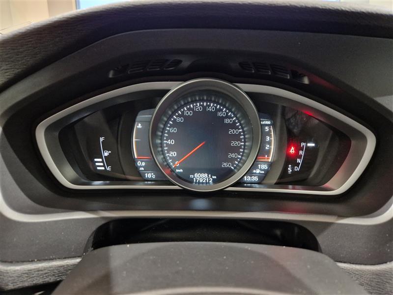 VOLVO V40 Cross Country 2017