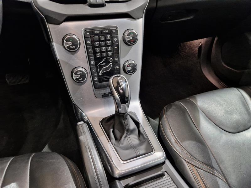 VOLVO V40 Cross Country 2017