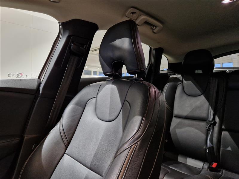 VOLVO V40 Cross Country 2017