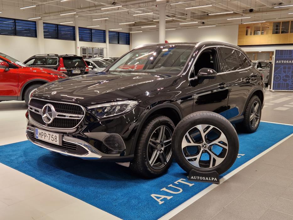 MERCEDES-BENZ GLC 2023