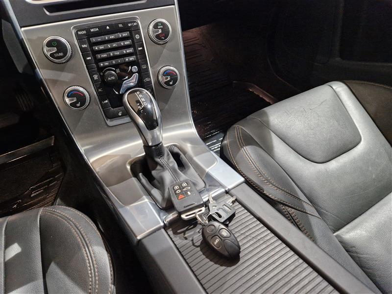 VOLVO V60 Cross Country 2016