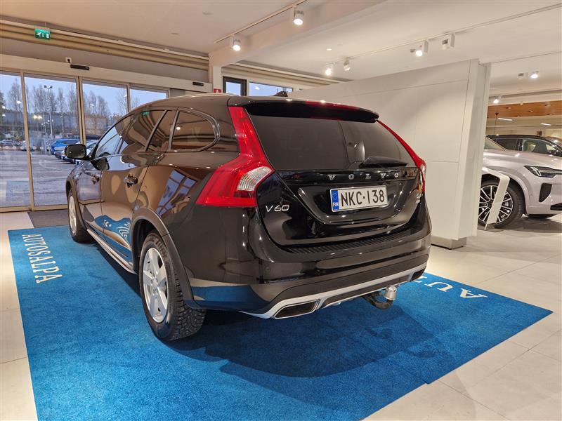 VOLVO V60 Cross Country 2016