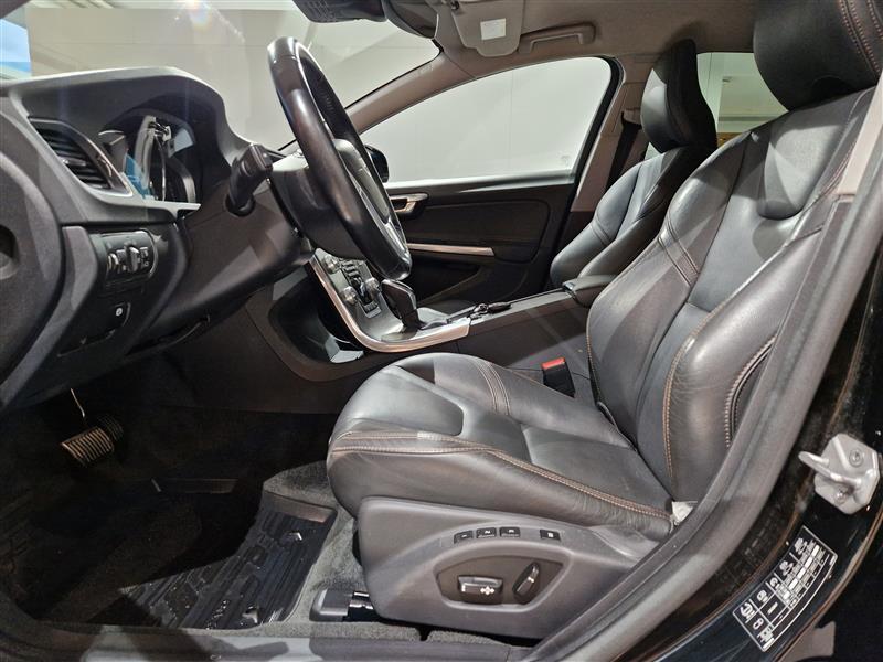 VOLVO V60 Cross Country 2016