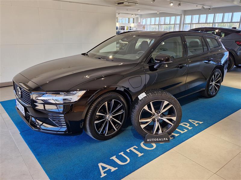VOLVO V60 2023