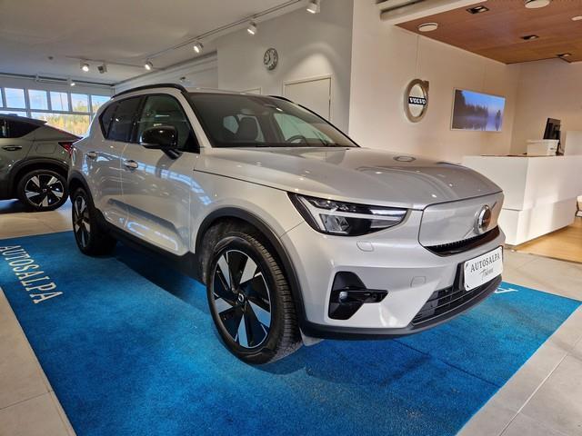 VOLVO XC40 2024
