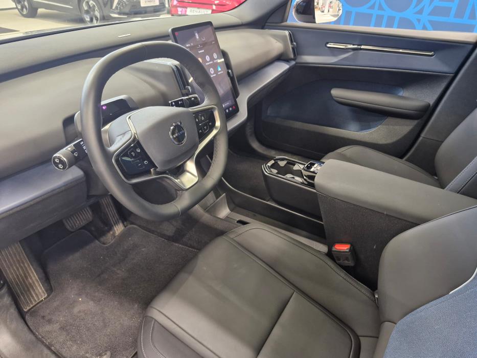 VOLVO EX30 2025