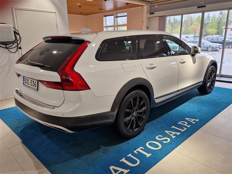 VOLVO V90 Cross Country 2018