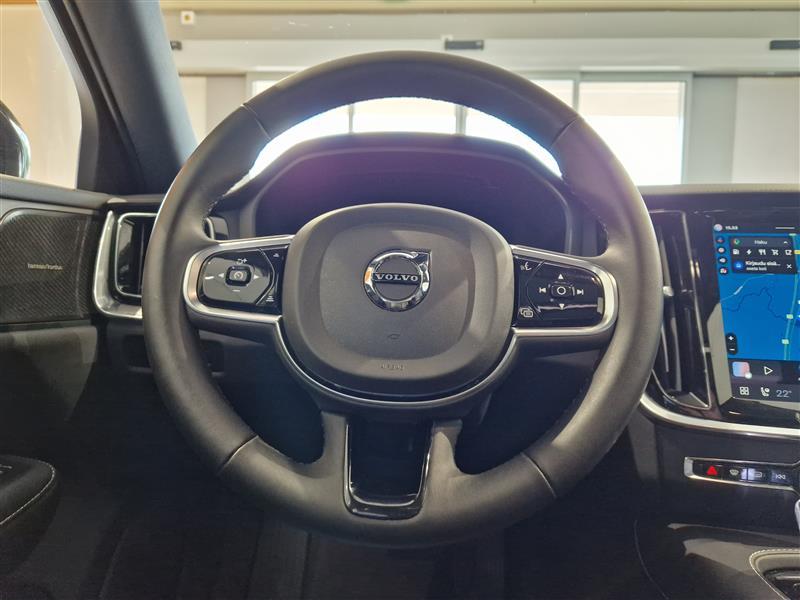 VOLVO V60 2024