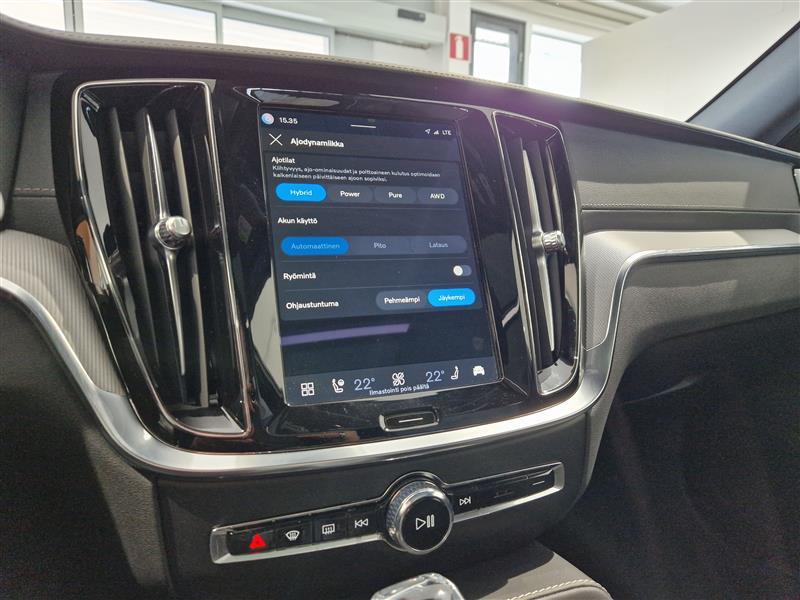 VOLVO V60 2024