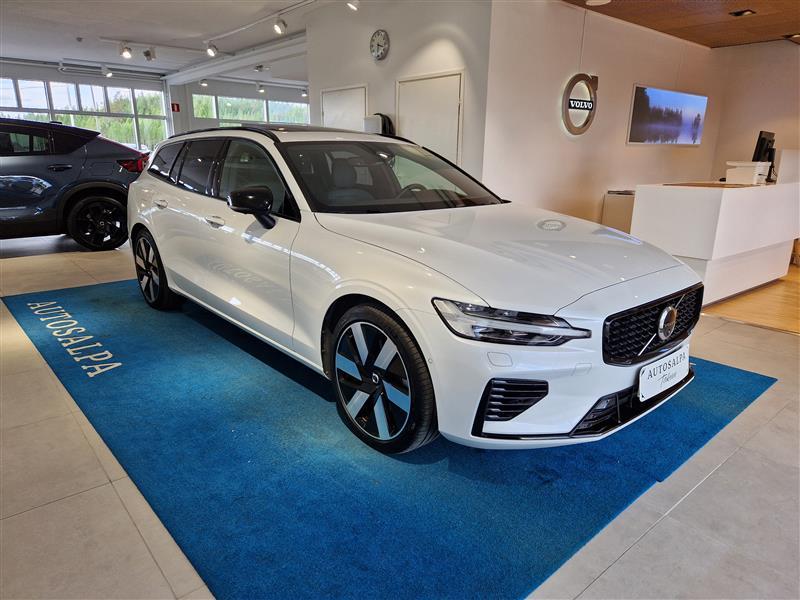 VOLVO V60 2024
