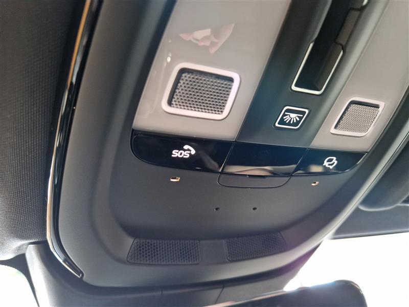 VOLVO V60 2024