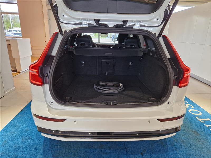 VOLVO V60 2024