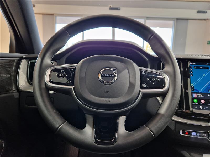 VOLVO XC60 2025