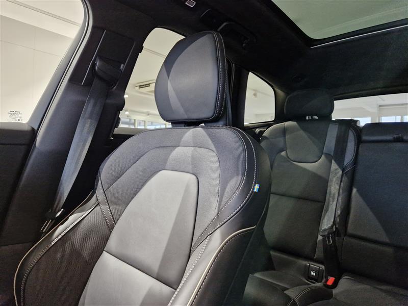 VOLVO XC60 2025