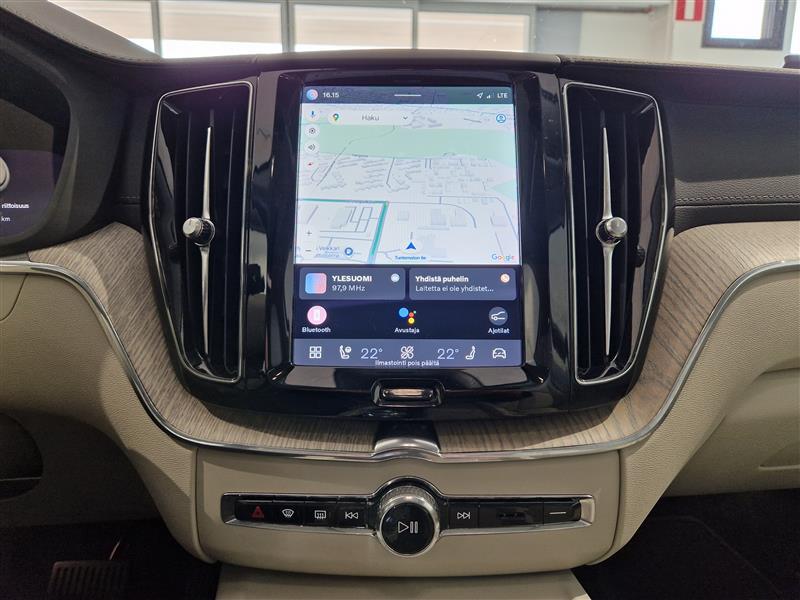 VOLVO XC60 2022