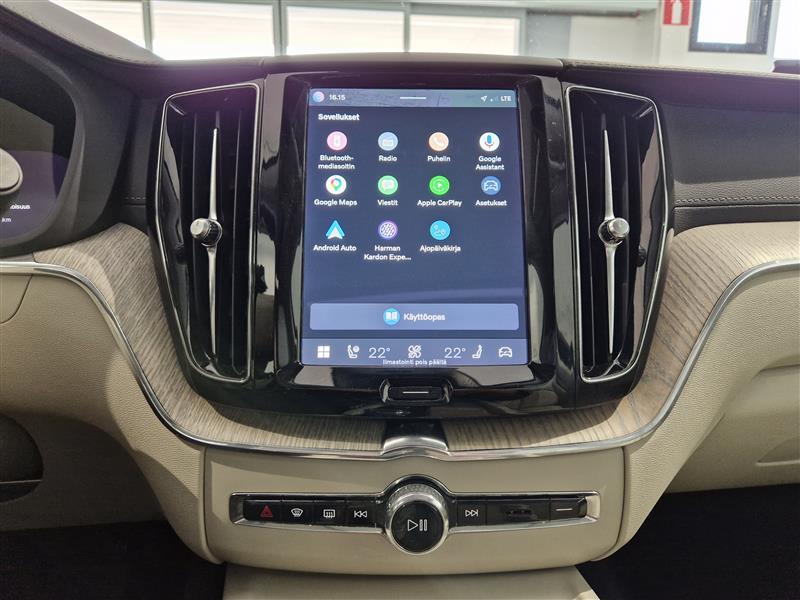 VOLVO XC60 2022