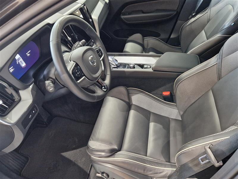 VOLVO XC60 2024