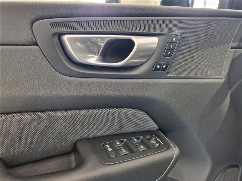 VOLVO XC60 2024