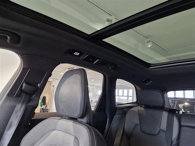 VOLVO XC60 2024