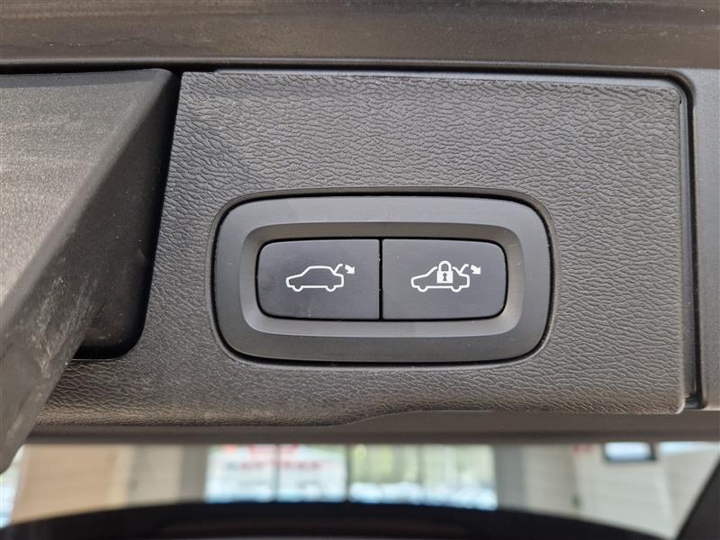 VOLVO XC60 2024