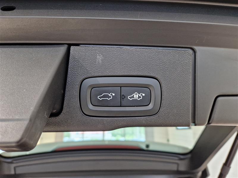 VOLVO XC60 2024
