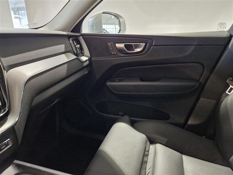 VOLVO XC60 2024