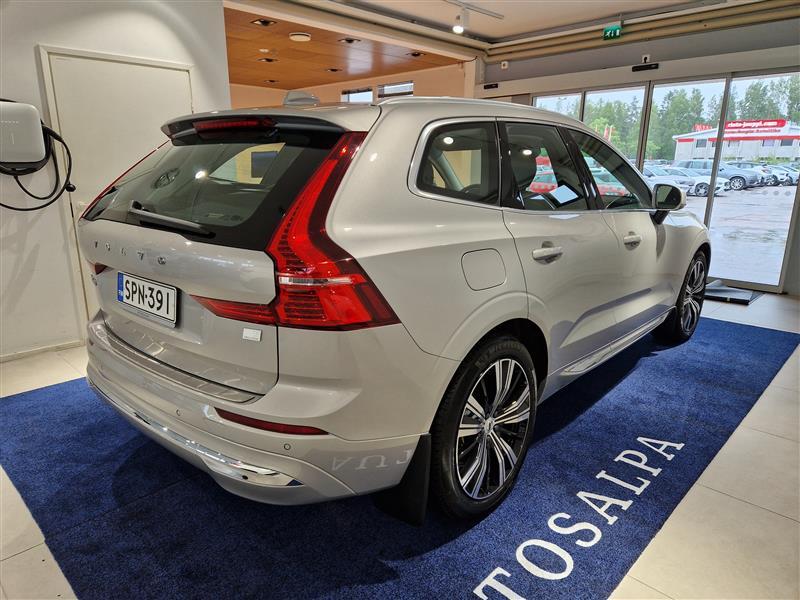 VOLVO XC60 2024