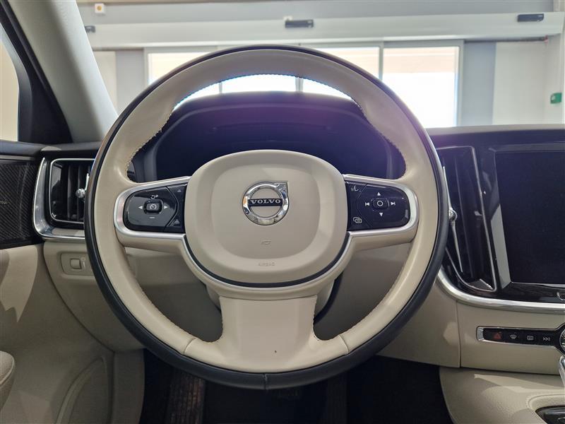 VOLVO V60 2022