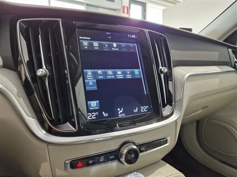VOLVO V60 2022