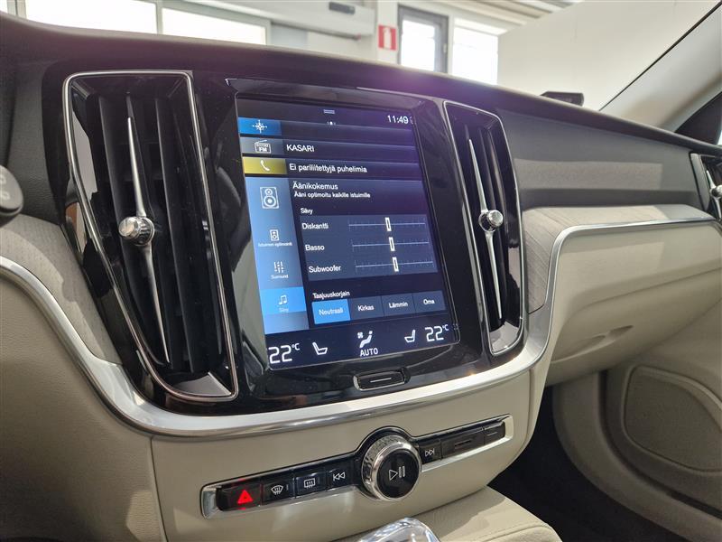 VOLVO V60 2022