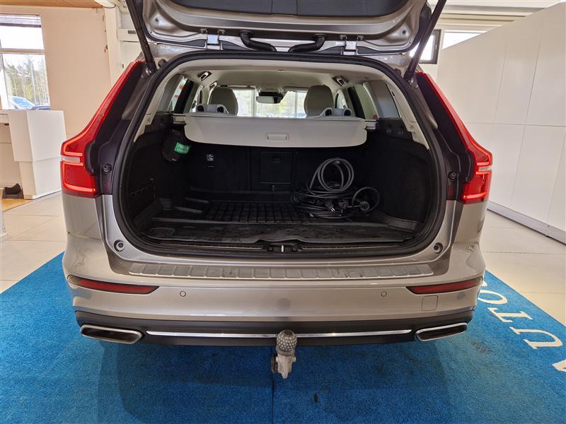 VOLVO V60 2022