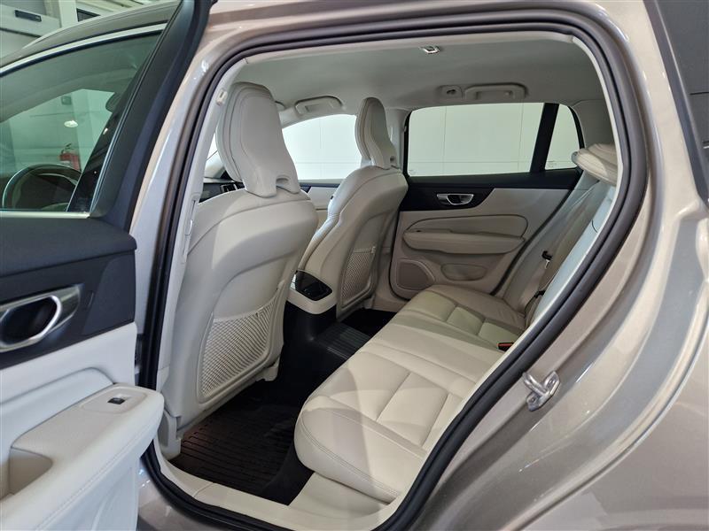 VOLVO V60 2022