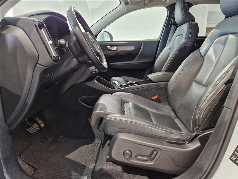 VOLVO XC40 2020