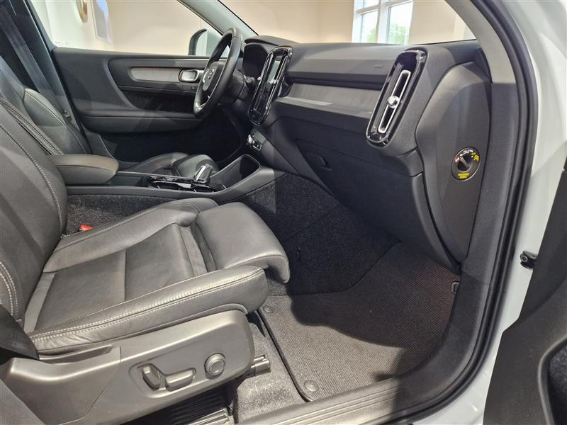 VOLVO XC40 2020