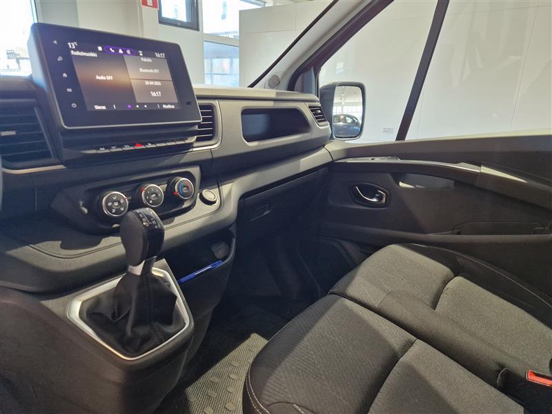 NISSAN Primastar 2025