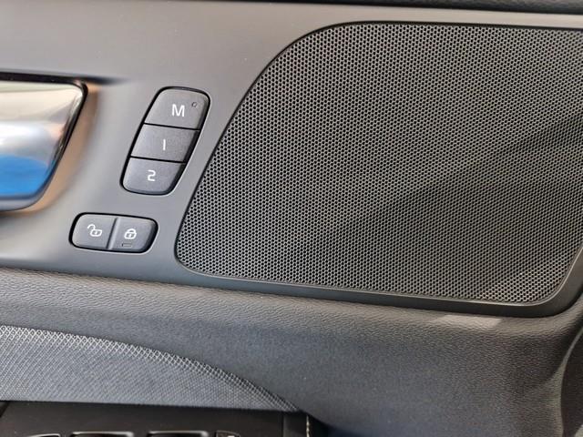 VOLVO V60 2025