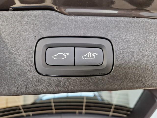 VOLVO V60 2025
