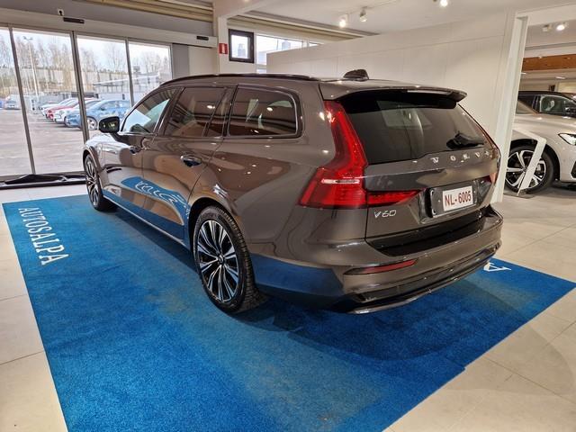 VOLVO V60 2025