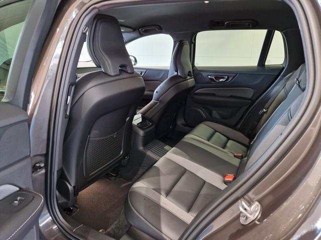 VOLVO V60 2025