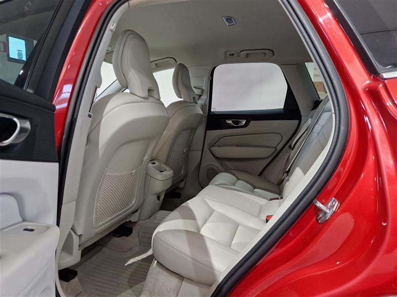 VOLVO XC60 2019