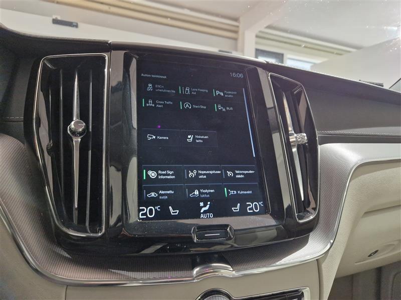 VOLVO XC60 2019
