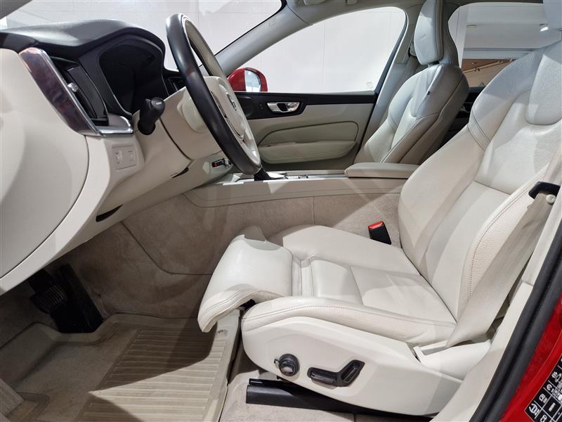 VOLVO XC60 2019