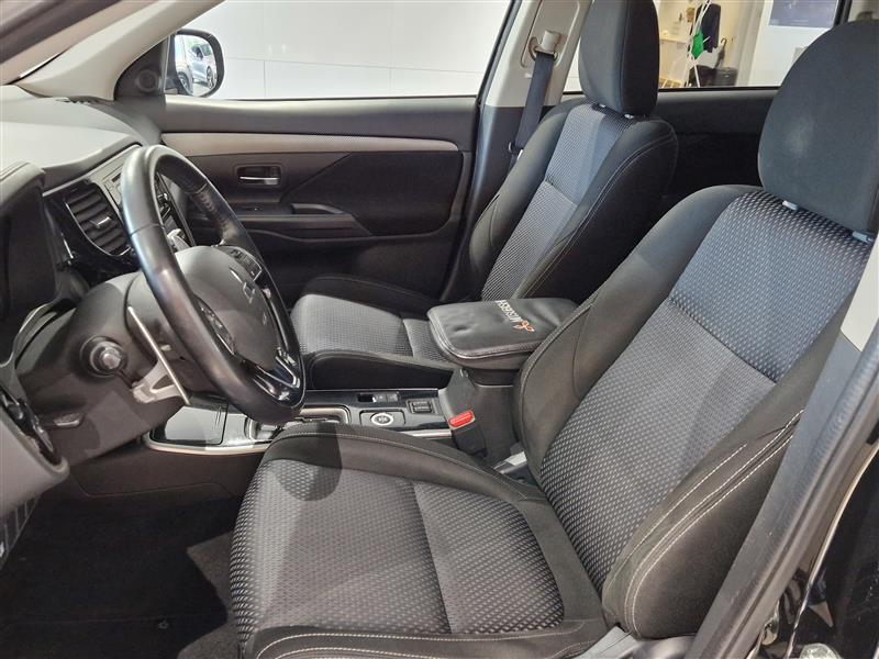 MITSUBISHI Outlander 2017