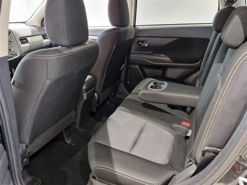 MITSUBISHI Outlander 2017