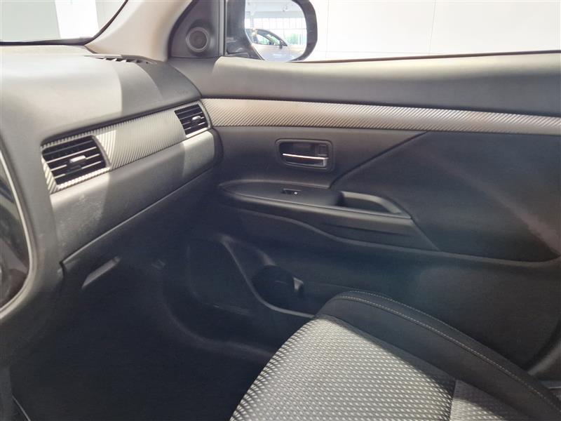 MITSUBISHI Outlander 2017