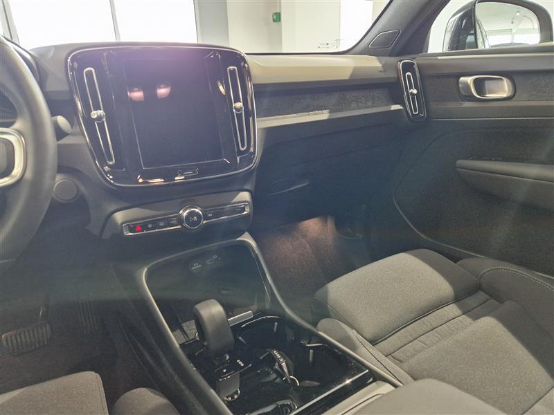 VOLVO C40 2024