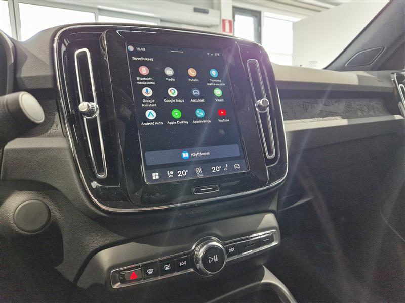 VOLVO C40 2024