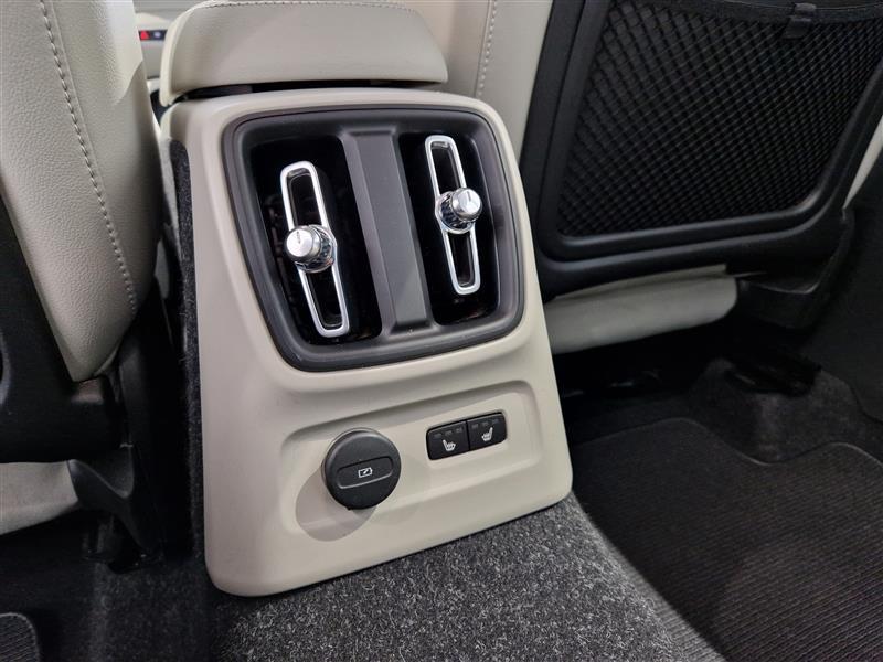 VOLVO XC40 2021