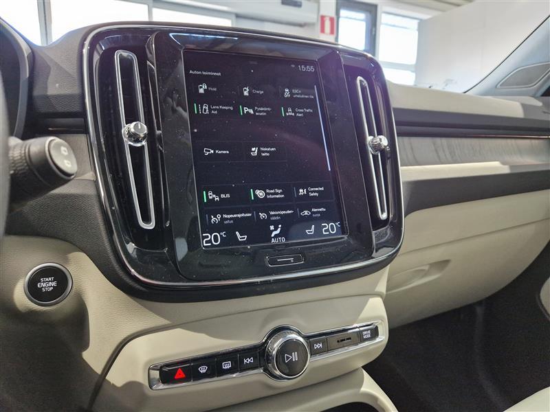 VOLVO XC40 2021